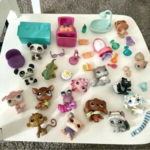 Littlest Pet Shop Multi Packs: Collectors Tin. Cat 52, Panda 250 + 89, etc